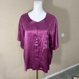 Vtg Victoria’s Secret 100% Silk Pjama Top Purple Soft Smooth Light weight Sz M